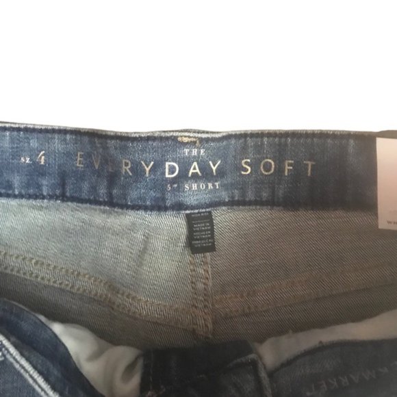 WHBM Everyday Soft High-rise 5” Jean Shorts w Appliqué - Picture 5 of 5